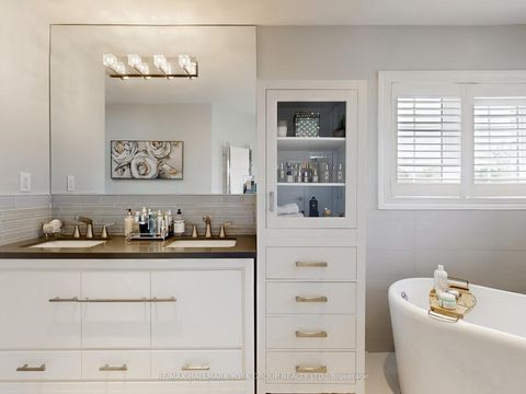 Photo 22 at 254 Tower Hill Road, Jefferson, Richmond Hill