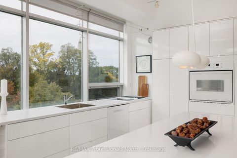 Photo 13 at 404 - 562 Eglinton Avenue E, Mount Pleasant East, Toronto