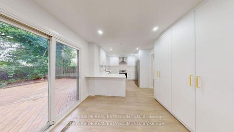 Photo 7 at 646 York Hill Boulevard, Yorkhill, Vaughan