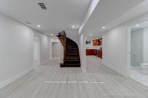 Photo 14 at 646 York Hill Boulevard, Yorkhill, Vaughan