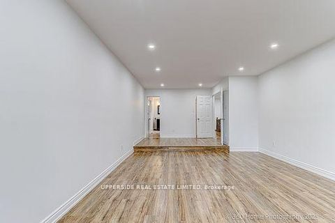 Photo 16 at 646 York Hill Boulevard, Yorkhill, Vaughan