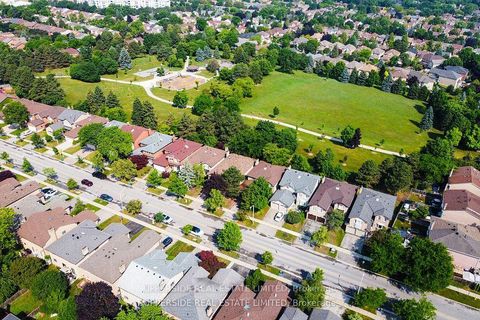 Photo 33 at 646 York Hill Boulevard, Yorkhill, Vaughan