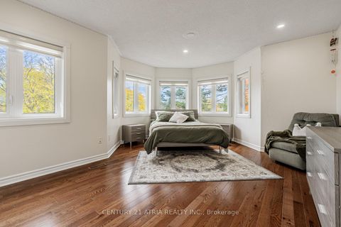 Photo 32 at 898 Stonehaven Avenue, Wyndham, Newmarket