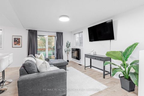 Photo 7 at 8 - 83 Goodwin Drive, Painswick South, Barrie