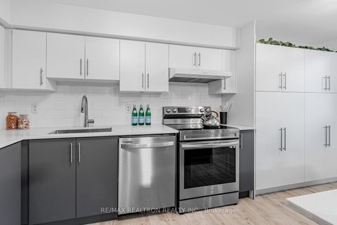 Photo 13 at 8 - 83 Goodwin Drive, Painswick South, Barrie