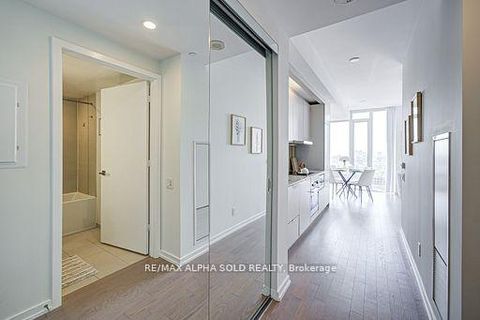 Photo 4 at 3710 - 101 Peter Street, Waterfront Communities C1, Toronto