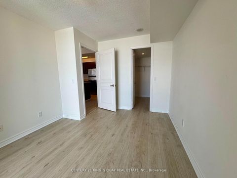 Photo 11 at 1008 - 330 Red Maple Road, Langstaff, Richmond Hill