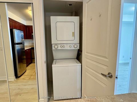 Photo 16 at 1008 - 330 Red Maple Road, Langstaff, Richmond Hill