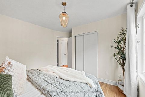 Photo 20 at 102 - 262 St. Helens Avenue, Dufferin Grove, Toronto