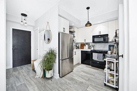 Photo 8 at 406 - 120 Homewood Avenue, North St. James Town, Toronto