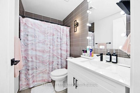 Photo 12 at 406 - 120 Homewood Avenue, North St. James Town, Toronto