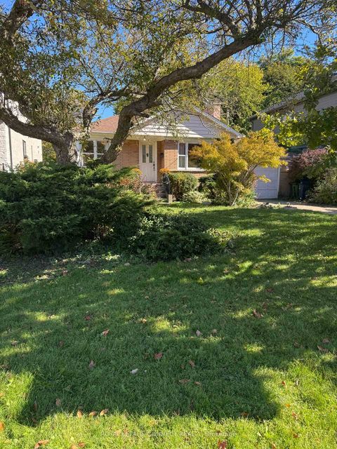 Photo 3 at 35 Muir Drive, Scarborough Village, Toronto