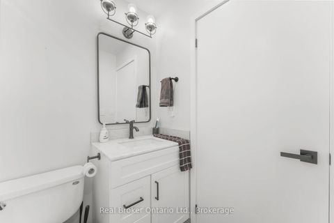 Photo 15 at 2902 - 33 LOMBARD Street, Yonge Corridor, Toronto