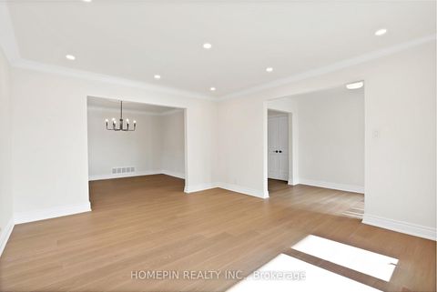 Photo 7 at 54 Elmartin Drive, Steeles, Toronto