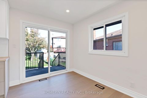 Photo 12 at 54 Elmartin Drive, Steeles, Toronto