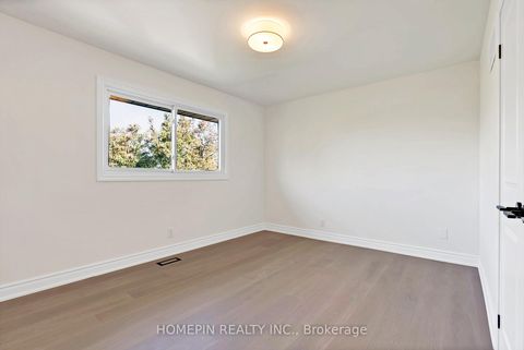 Photo 18 at 54 Elmartin Drive, Steeles, Toronto