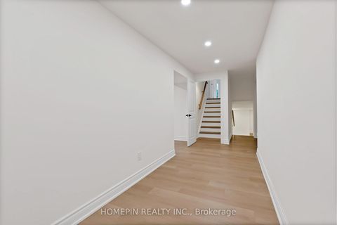 Photo 25 at 54 Elmartin Drive, Steeles, Toronto