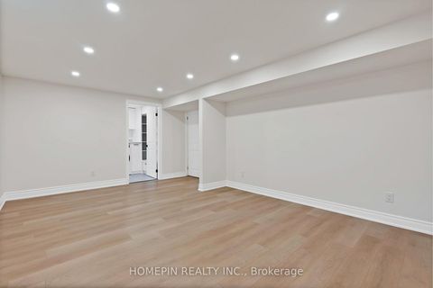 Photo 28 at 54 Elmartin Drive, Steeles, Toronto