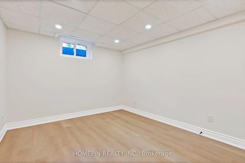 Photo 31 at 54 Elmartin Drive, Steeles, Toronto