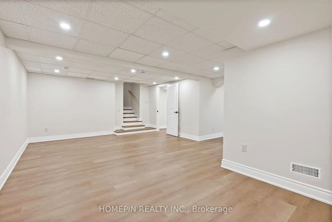 Photo 33 at 54 Elmartin Drive, Steeles, Toronto