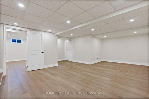 Photo 34 at 54 Elmartin Drive, Steeles, Toronto