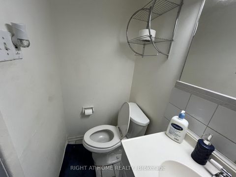 Photo 3 at 46 - 452 Silverstone Drive, Jamestown, Toronto