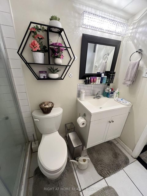 Photo 16 at 46 - 452 Silverstone Drive, Jamestown, Toronto