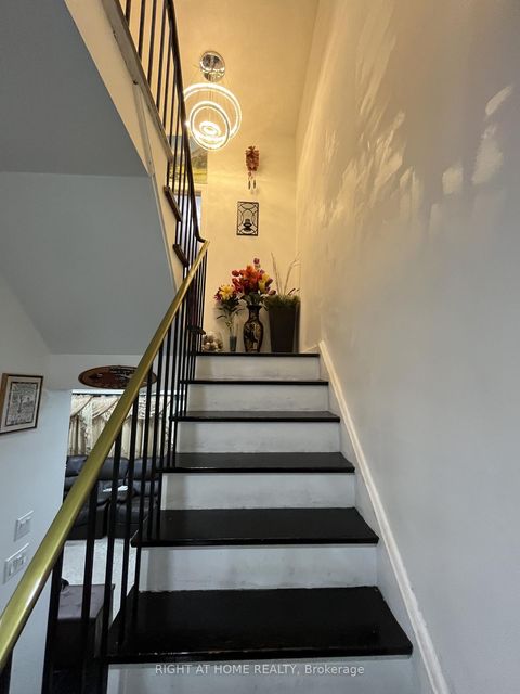 Photo 19 at 46 - 452 Silverstone Drive, Jamestown, Toronto