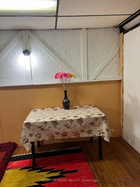 Photo 21 at 46 - 452 Silverstone Drive, Jamestown, Toronto