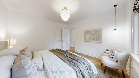 Photo 20 at 280 Fairlawn Avenue, Lawrence Park North, Toronto