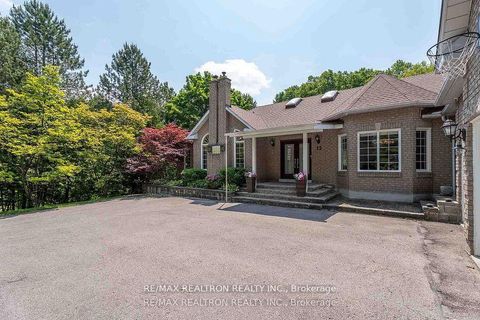 Photo 1 at 15 Treegrove Circle, Hills of St Andrew, Aurora