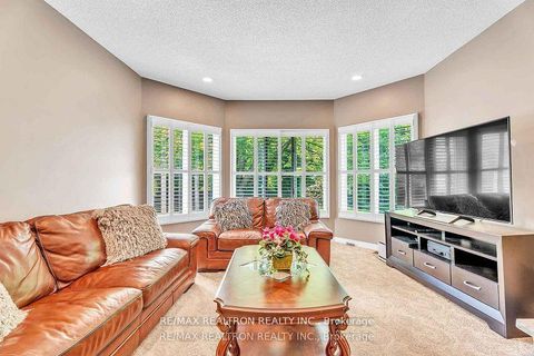 Photo 10 at 15 Treegrove Circle, Hills of St Andrew, Aurora