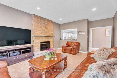 Photo 11 at 15 Treegrove Circle, Hills of St Andrew, Aurora