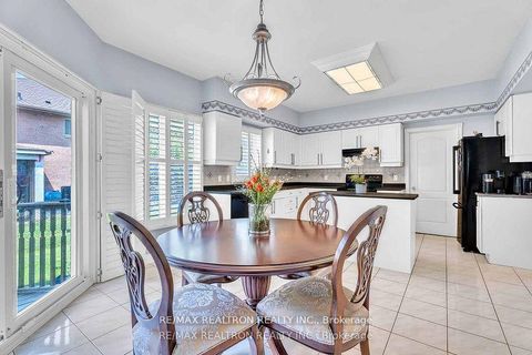 Photo 13 at 15 Treegrove Circle, Hills of St Andrew, Aurora