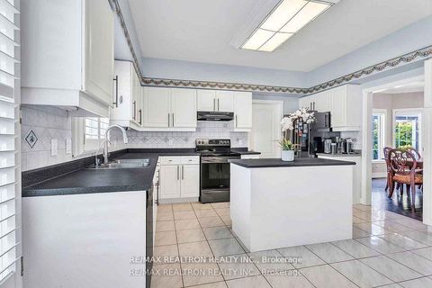 Photo 14 at 15 Treegrove Circle, Hills of St Andrew, Aurora