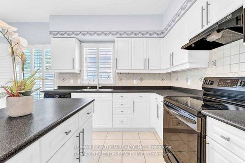 Photo 16 at 15 Treegrove Circle, Hills of St Andrew, Aurora