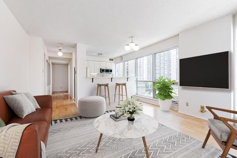 Photo 1 at 811 - 10 Queens Quay W, Waterfront Communities C1, Toronto