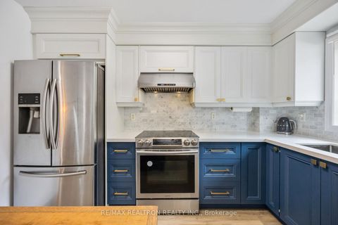 Photo 4 at 21 Hacienda Drive, Oak Ridges Lake Wilcox, Richmond Hill