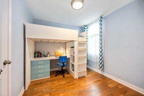 Photo 9 at 21 Hacienda Drive, Oak Ridges Lake Wilcox, Richmond Hill