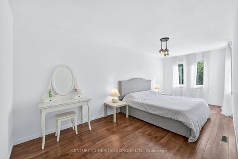 Photo 19 at 112 Sandfield Drive, Aurora Highlands, Aurora