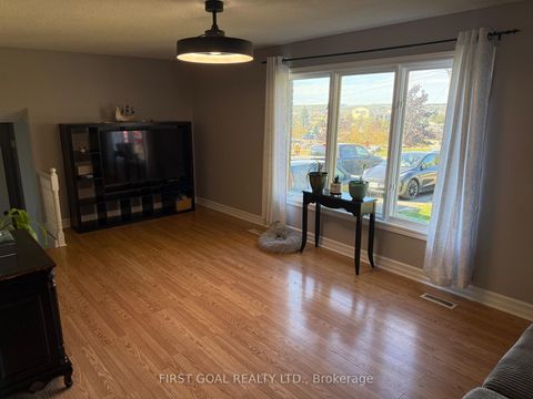 Photo 2 at 15 Little Avenue, 400 East, Barrie Photo 2 at 15 Little Avenue, 400 East, Barrie