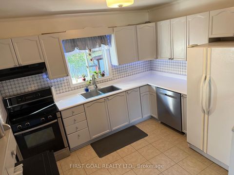 Photo 6 at 15 Little Avenue, 400 East, Barrie
