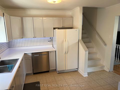 Photo 7 at 15 Little Avenue, 400 East, Barrie