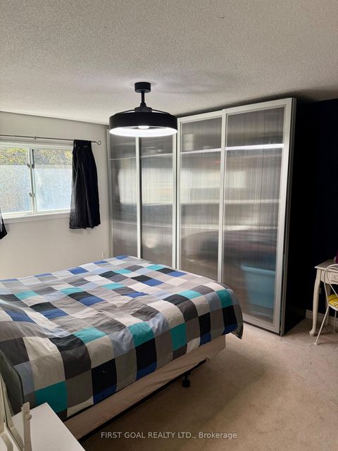 Photo 9 at 15 Little Avenue, 400 East, Barrie
