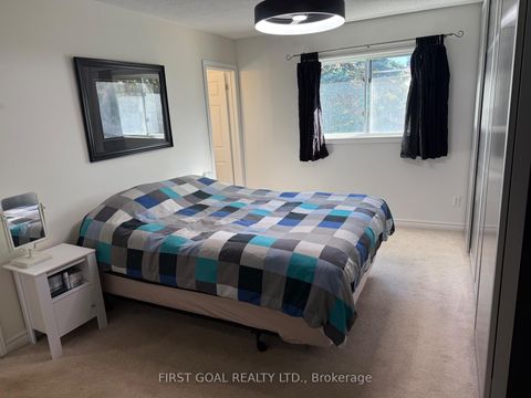 Photo 10 at 15 Little Avenue, 400 East, Barrie