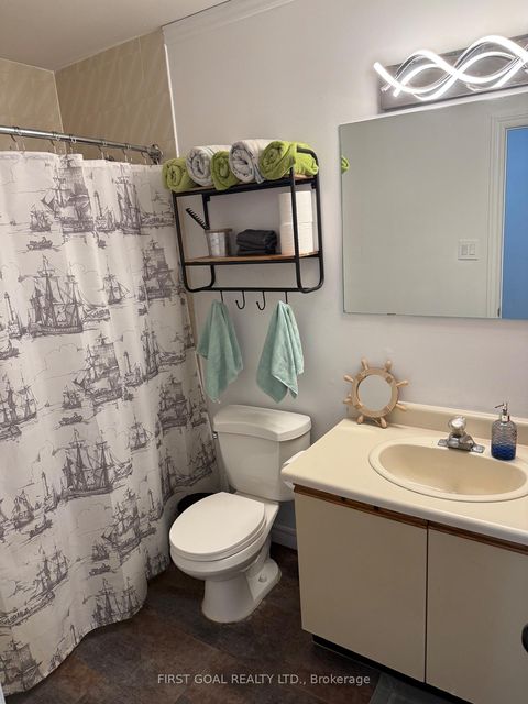 Photo 14 at 15 Little Avenue, 400 East, Barrie
