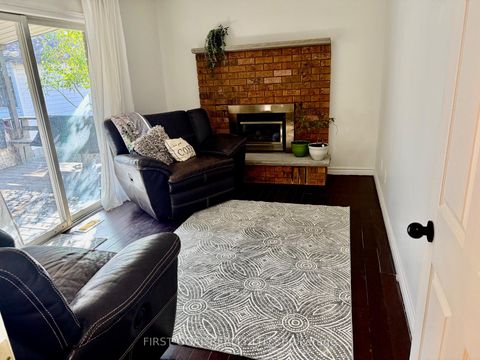 Photo 15 at 15 Little Avenue, 400 East, Barrie