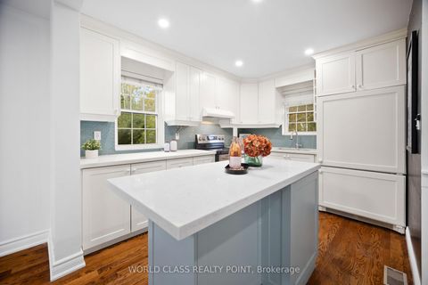 Photo 9 at 118 Anndale Drive, Willowdale East, Toronto