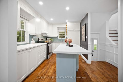 Photo 10 at 118 Anndale Drive, Willowdale East, Toronto