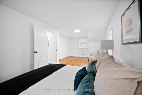 Photo 21 at 118 Anndale Drive, Willowdale East, Toronto